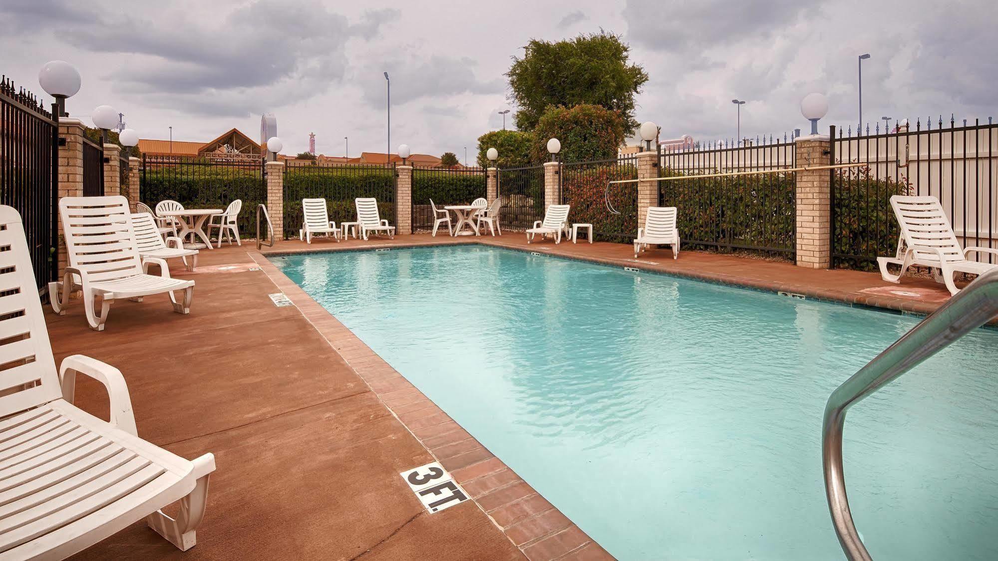 Best Western Plus Lake Worth Exteriör bild