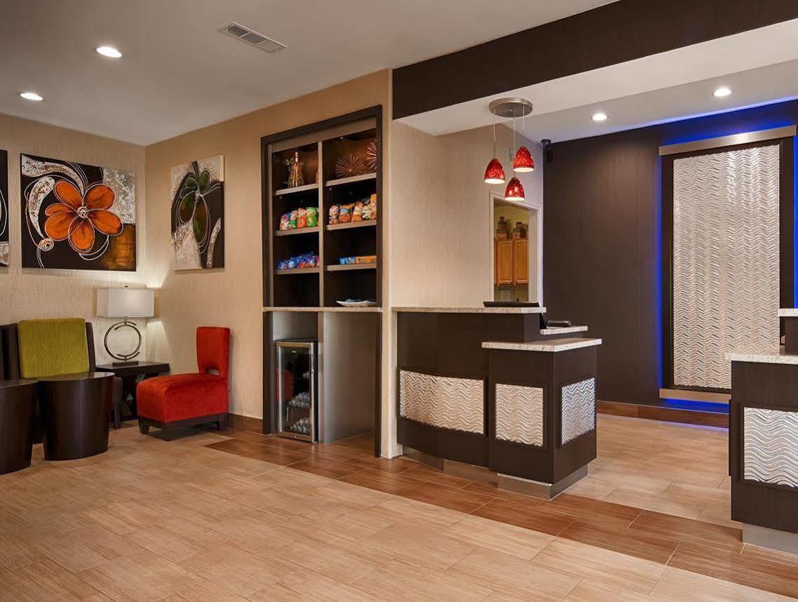 Best Western Plus Lake Worth Exteriör bild